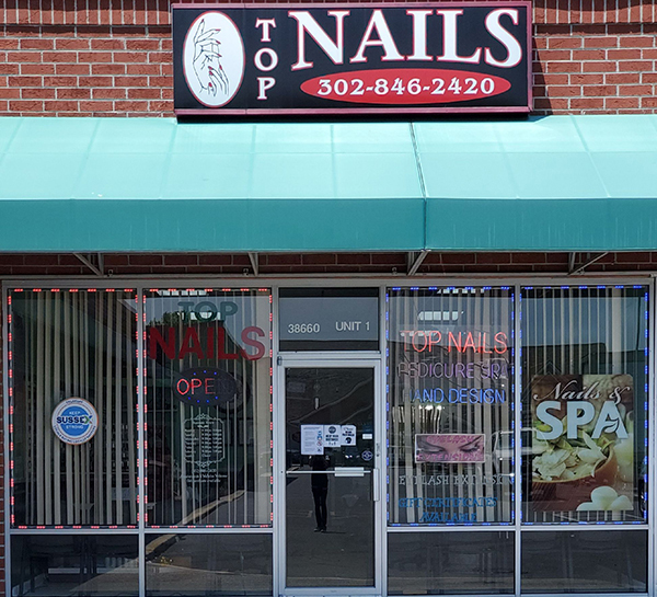 outside of the Top Nail Salon